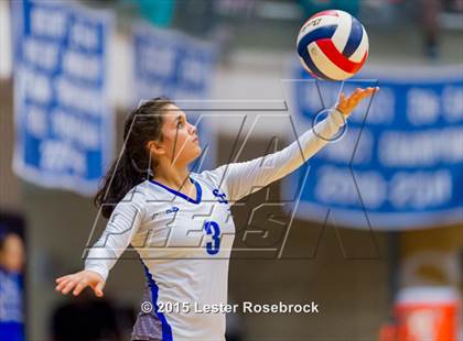 Thumbnail 2 in Clark vs. South San Antonio (UIL 6A Bi-District Playoff) photogallery.