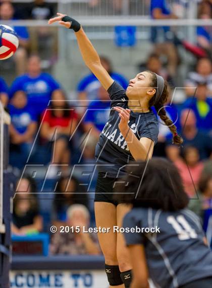 Thumbnail 3 in Clark vs. South San Antonio (UIL 6A Bi-District Playoff) photogallery.