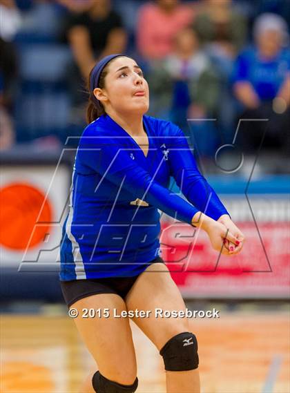 Thumbnail 1 in Clark vs. South San Antonio (UIL 6A Bi-District Playoff) photogallery.