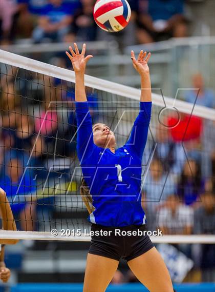 Thumbnail 1 in Clark vs. South San Antonio (UIL 6A Bi-District Playoff) photogallery.