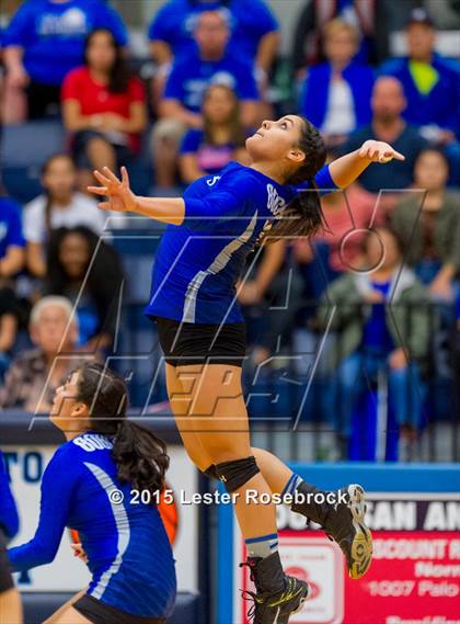 Thumbnail 1 in Clark vs. South San Antonio (UIL 6A Bi-District Playoff) photogallery.