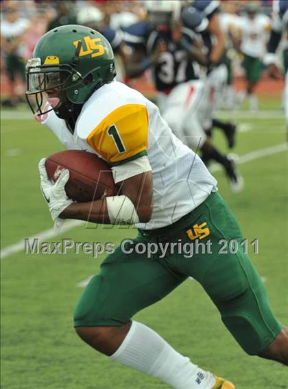 Thumbnail 2 in University @ Chaminade-Madonna photogallery.