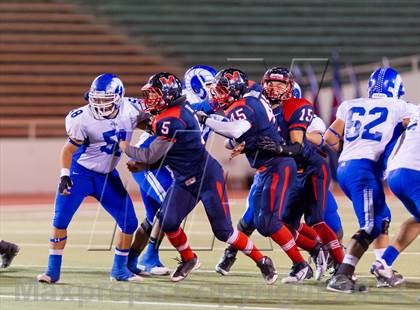 Thumbnail 1 in Veterans Memorial vs. Del Rio (UIL 5A Division 2 Area Playoff) photogallery.