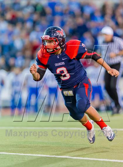 Thumbnail 2 in Veterans Memorial vs. Del Rio (UIL 5A Division 2 Area Playoff) photogallery.
