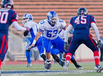 Thumbnail 2 in Veterans Memorial vs. Del Rio (UIL 5A Division 2 Area Playoff) photogallery.