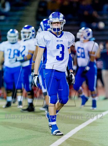 Thumbnail 3 in Veterans Memorial vs. Del Rio (UIL 5A Division 2 Area Playoff) photogallery.