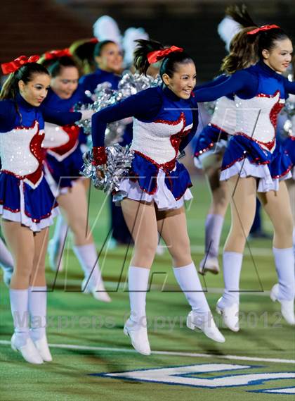 Thumbnail 2 in Veterans Memorial vs. Del Rio (UIL 5A Division 2 Area Playoff) photogallery.