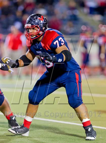 Thumbnail 1 in Veterans Memorial vs. Del Rio (UIL 5A Division 2 Area Playoff) photogallery.