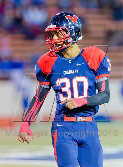 Thumbnail 2 in Veterans Memorial vs. Del Rio (UIL 5A Division 2 Area Playoff) photogallery.