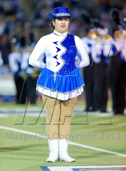 Thumbnail 3 in Veterans Memorial vs. Del Rio (UIL 5A Division 2 Area Playoff) photogallery.