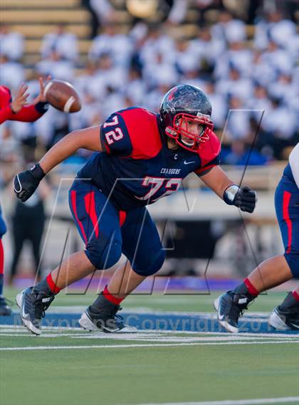 Thumbnail 3 in Veterans Memorial vs. Del Rio (UIL 5A Division 2 Area Playoff) photogallery.