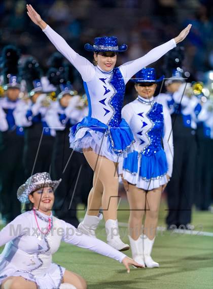 Thumbnail 3 in Veterans Memorial vs. Del Rio (UIL 5A Division 2 Area Playoff) photogallery.