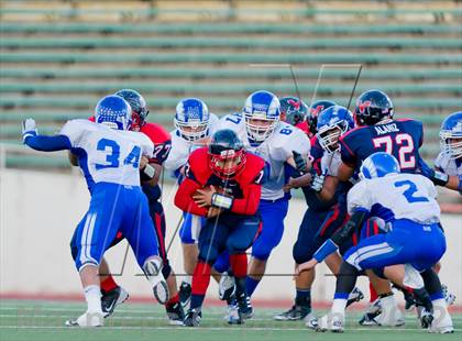 Thumbnail 3 in Veterans Memorial vs. Del Rio (UIL 5A Division 2 Area Playoff) photogallery.