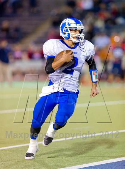 Thumbnail 1 in Veterans Memorial vs. Del Rio (UIL 5A Division 2 Area Playoff) photogallery.