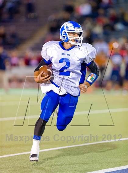 Thumbnail 3 in Veterans Memorial vs. Del Rio (UIL 5A Division 2 Area Playoff) photogallery.