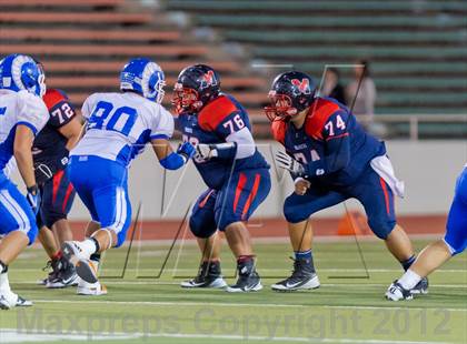 Thumbnail 1 in Veterans Memorial vs. Del Rio (UIL 5A Division 2 Area Playoff) photogallery.