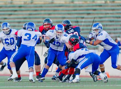 Thumbnail 1 in Veterans Memorial vs. Del Rio (UIL 5A Division 2 Area Playoff) photogallery.
