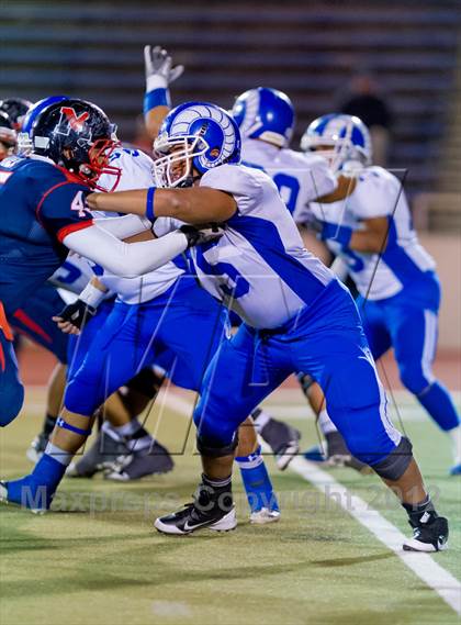 Thumbnail 1 in Veterans Memorial vs. Del Rio (UIL 5A Division 2 Area Playoff) photogallery.