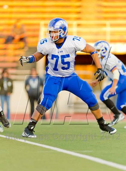 Thumbnail 1 in Veterans Memorial vs. Del Rio (UIL 5A Division 2 Area Playoff) photogallery.