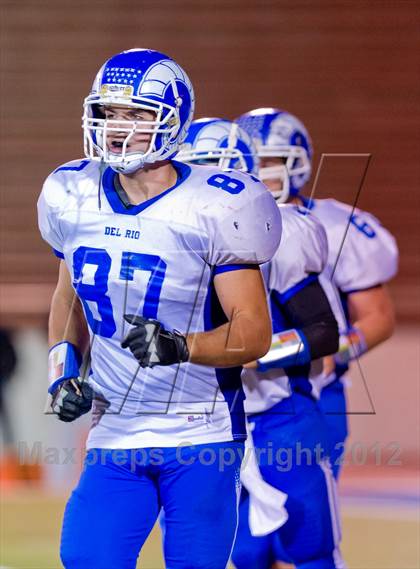 Thumbnail 3 in Veterans Memorial vs. Del Rio (UIL 5A Division 2 Area Playoff) photogallery.