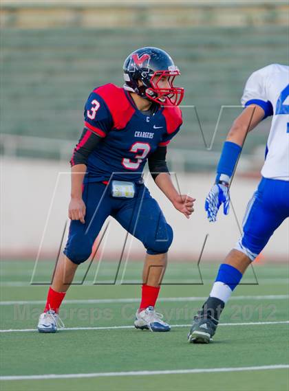 Thumbnail 1 in Veterans Memorial vs. Del Rio (UIL 5A Division 2 Area Playoff) photogallery.