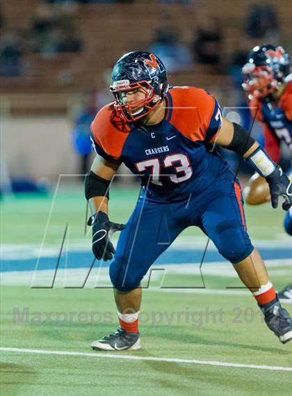 Thumbnail 3 in Veterans Memorial vs. Del Rio (UIL 5A Division 2 Area Playoff) photogallery.