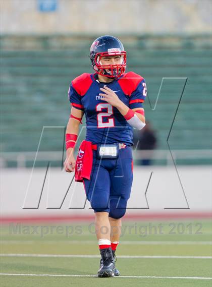 Thumbnail 2 in Veterans Memorial vs. Del Rio (UIL 5A Division 2 Area Playoff) photogallery.