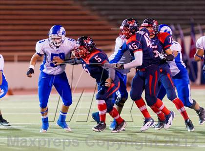 Thumbnail 2 in Veterans Memorial vs. Del Rio (UIL 5A Division 2 Area Playoff) photogallery.