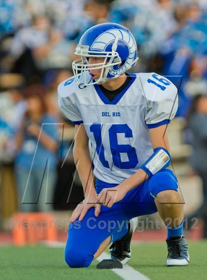 Thumbnail 3 in Veterans Memorial vs. Del Rio (UIL 5A Division 2 Area Playoff) photogallery.