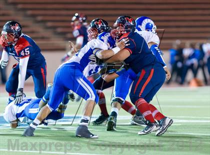 Thumbnail 1 in Veterans Memorial vs. Del Rio (UIL 5A Division 2 Area Playoff) photogallery.