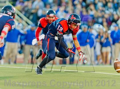 Thumbnail 3 in Veterans Memorial vs. Del Rio (UIL 5A Division 2 Area Playoff) photogallery.
