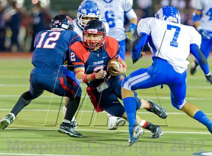 Thumbnail 2 in Veterans Memorial vs. Del Rio (UIL 5A Division 2 Area Playoff) photogallery.