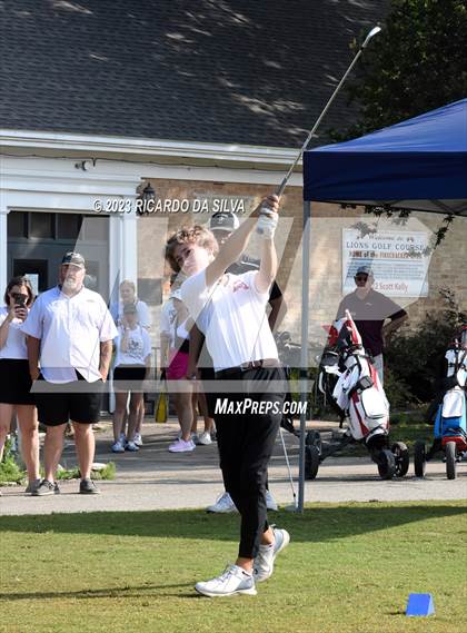 Thumbnail 2 in UIL 2A Boys Golf Finals photogallery.