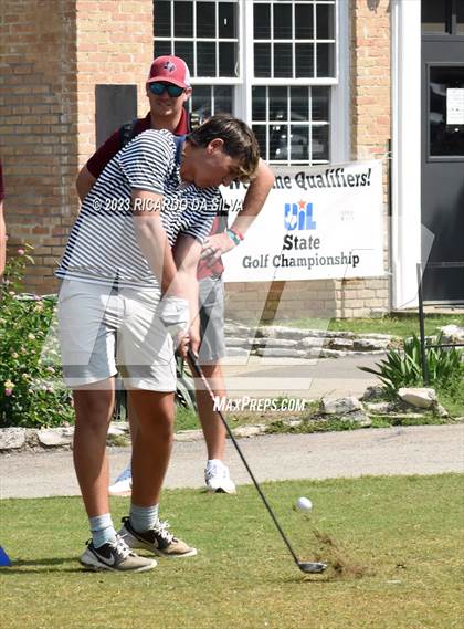 Thumbnail 1 in UIL 2A Boys Golf Finals photogallery.
