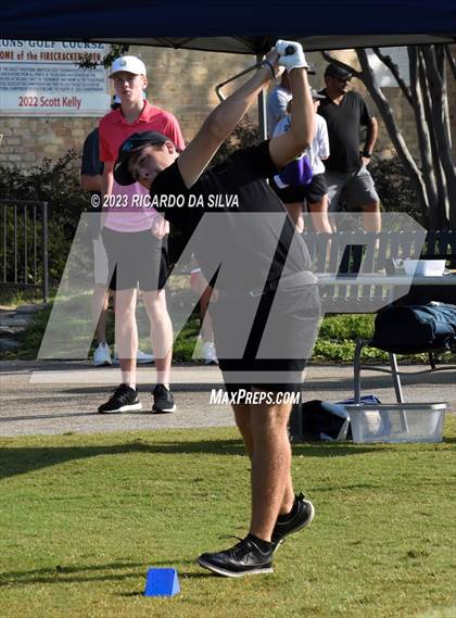 Thumbnail 3 in UIL 2A Boys Golf Finals photogallery.