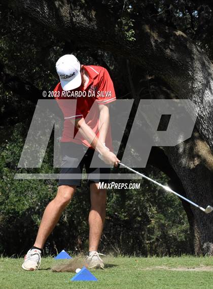 Thumbnail 3 in UIL 2A Boys Golf Finals photogallery.