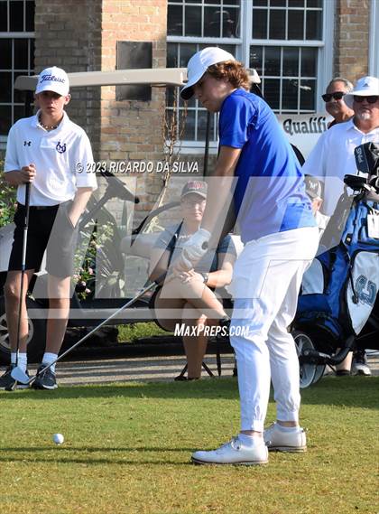 Thumbnail 3 in UIL 2A Boys Golf Finals photogallery.