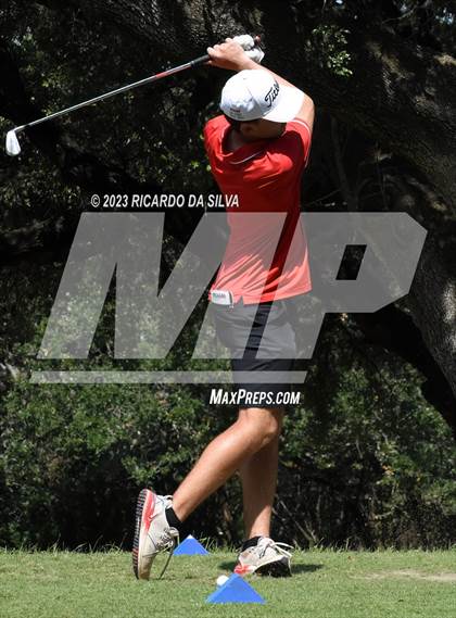 Thumbnail 1 in UIL 2A Boys Golf Finals photogallery.