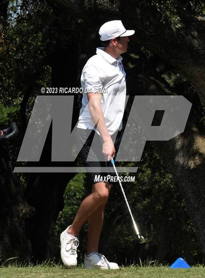 Thumbnail 1 in UIL 2A Boys Golf Finals photogallery.