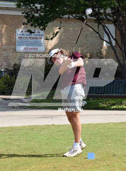 Thumbnail 3 in UIL 2A Boys Golf Finals photogallery.