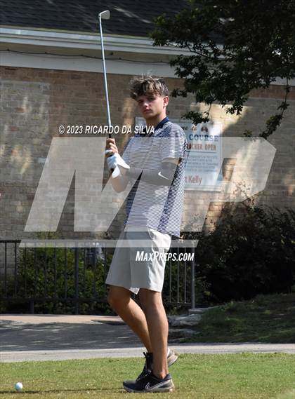 Thumbnail 1 in UIL 2A Boys Golf Finals photogallery.