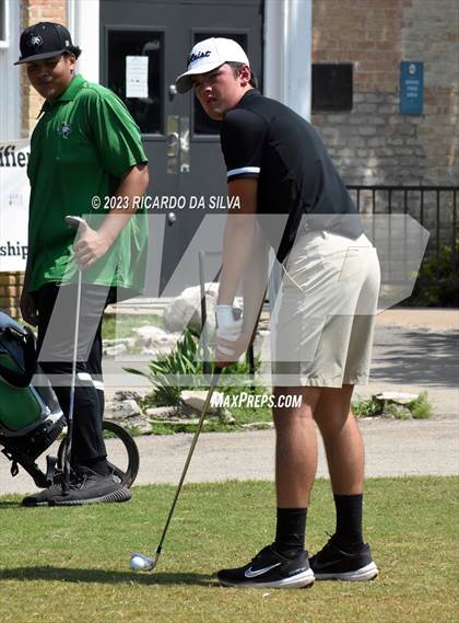 Thumbnail 3 in UIL 2A Boys Golf Finals photogallery.