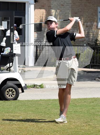 Thumbnail 1 in UIL 2A Boys Golf Finals photogallery.