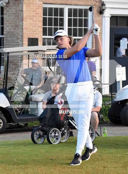 Thumbnail 3 in UIL 2A Boys Golf Finals photogallery.