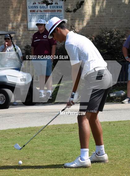 Thumbnail 3 in UIL 2A Boys Golf Finals photogallery.