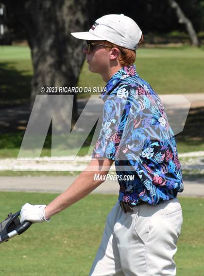 Thumbnail 2 in UIL 2A Boys Golf Finals photogallery.