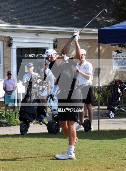 Thumbnail 2 in UIL 2A Boys Golf Finals photogallery.