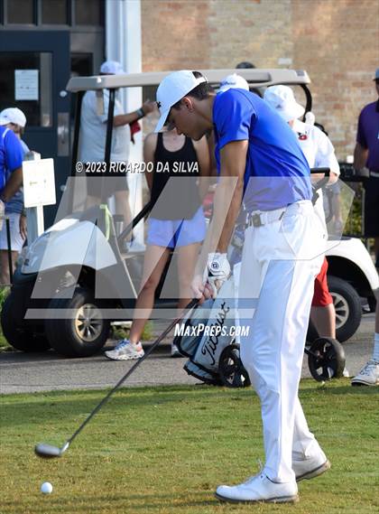 Thumbnail 2 in UIL 2A Boys Golf Finals photogallery.