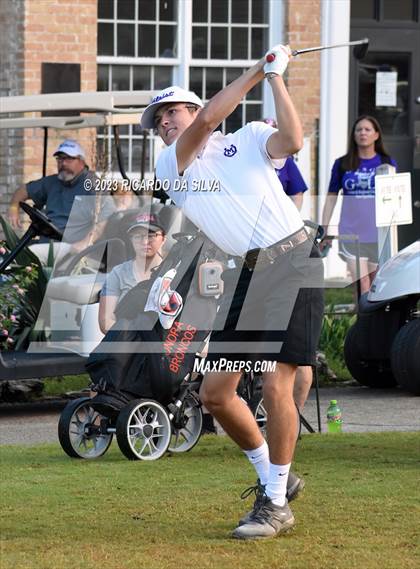 Thumbnail 1 in UIL 2A Boys Golf Finals photogallery.