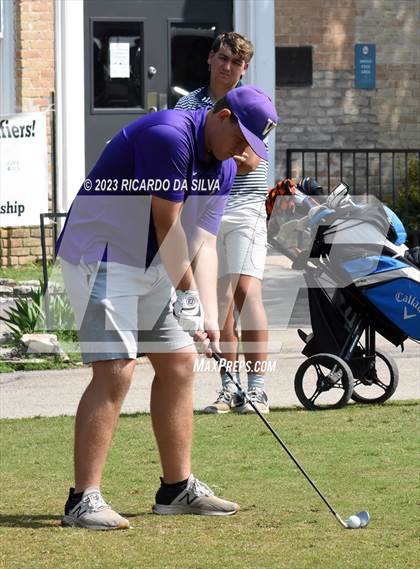 Thumbnail 3 in UIL 2A Boys Golf Finals photogallery.